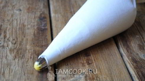 торт из профитролей со сметанным кремом