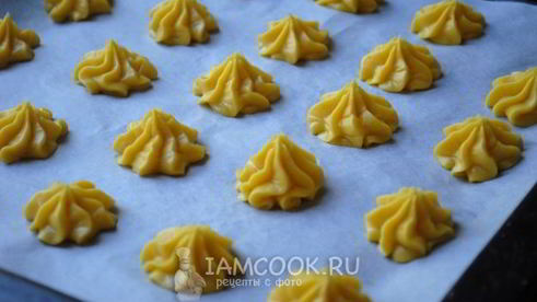 торт из профитролей со сметанным кремом