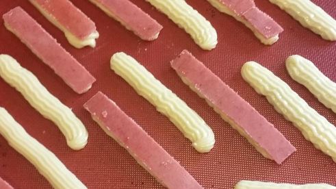 эклеры малиновая роза