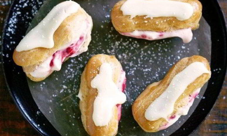 Рецепт эклеров с малиновым кремом и белым шоколадом