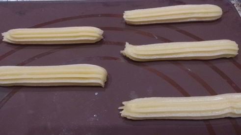 эклеры с масляным кремом