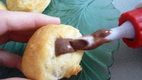 эклеры с шоколадным кремом