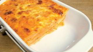 Картофельно-морковная запеканка с моцареллой