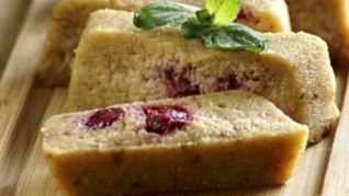 Хлебная запеканка с ягодами