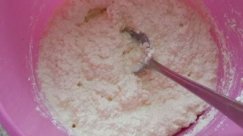 творожная запеканка с яблочной прослойкой и черносливом