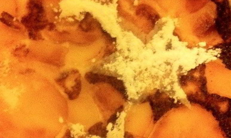 Рецепт творожной запеканки с яблоками и изюмом