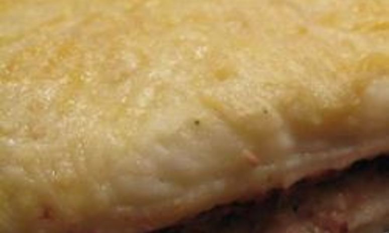 Рецепт запеканки из колбасок для гриля и картофельного пюре