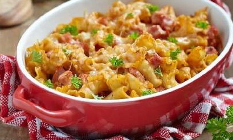 Рецепт запеканки из макарон с ветчиной и грибами