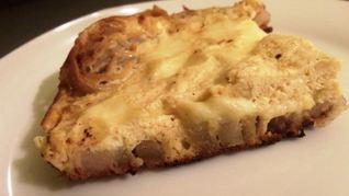 Запеканка с беконом на сковороде