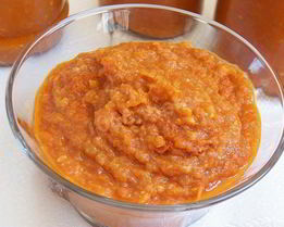 Аджика из кабачков с томатной пастой на зиму