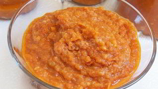 Аджика из кабачков с томатной пастой на зиму