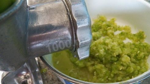 аджика из кабачков с томатной пастой на зиму