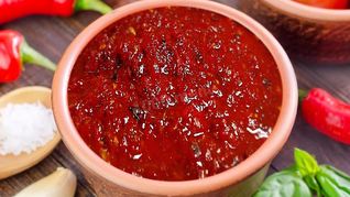 Аджика из слив острая