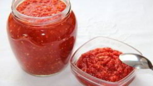 аджика с хреном и чесноком без варки