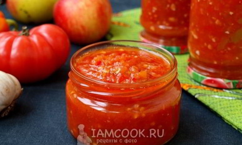 Рецепт аджики с яблоками и помидорами на зиму