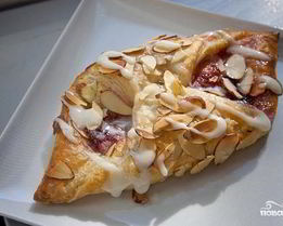 Датские булочки с марципаном и джемом