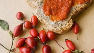 Джем из шиповника по-итальянски