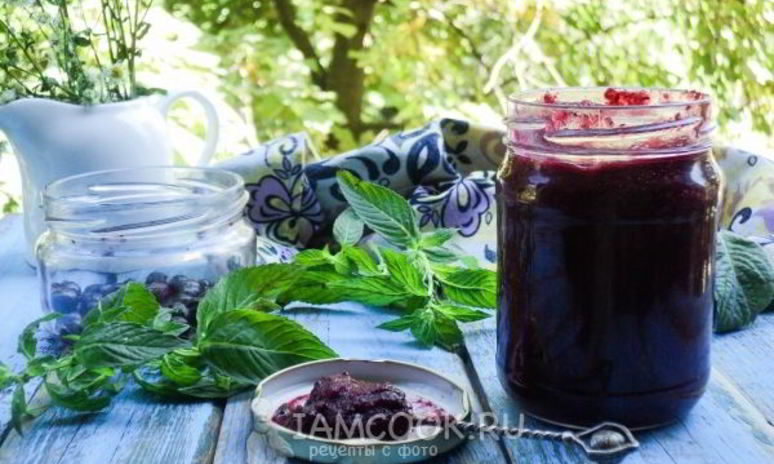 Рецепт кабачкового джема с черной смородиной
