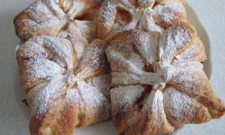 Рецепт конвертов иза слоеного тест с творогома и джемома