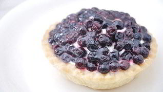 Лимонные корзиночки с черникой и смородиновым джемом