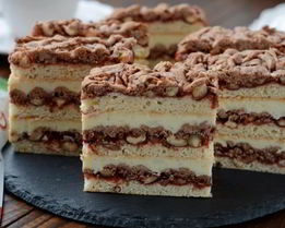 Вкуснейший и красивейший торт-пляцок с клубничным джемом