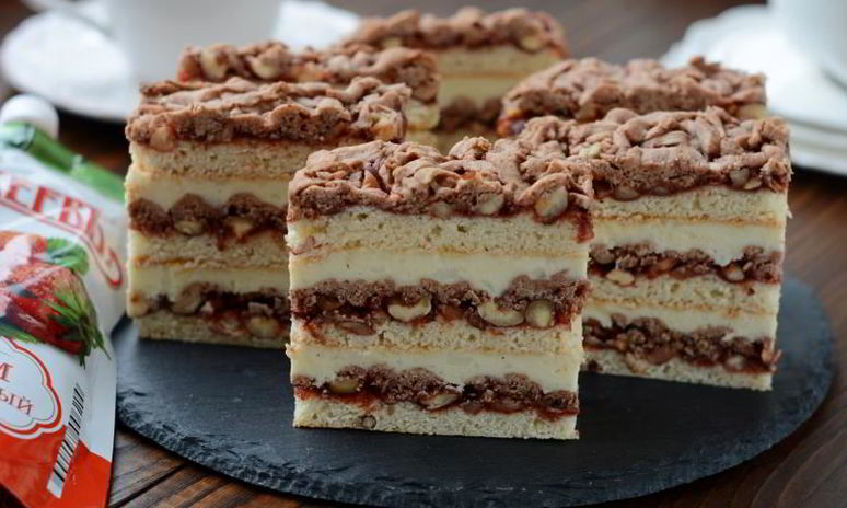 Рецепт вкуснейшего и красивейший торт-пляцок с клубничным джемом