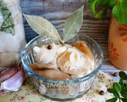 Грузди на зиму в банках