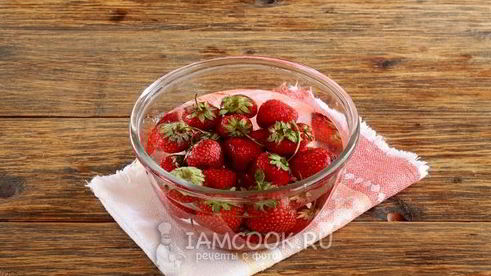 клубничный компот с лимонной кислотой на зиму