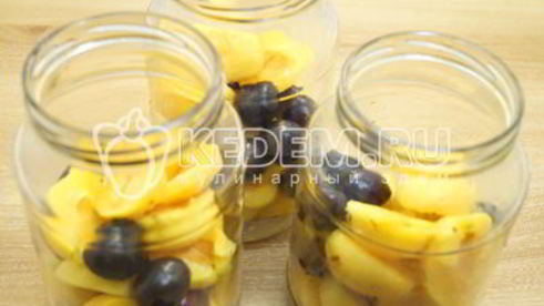 компот из абрикосов и черешни на зиму