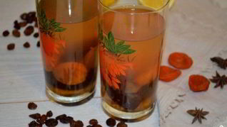 Компот из кураги и чернослива и изюма