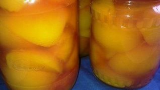 Компот из персиков в сливовой заливке