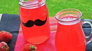 Компот из ревеня и лесной малины