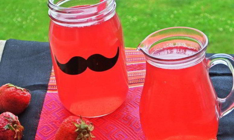 Рецепт компота из ревеня и лесной малины