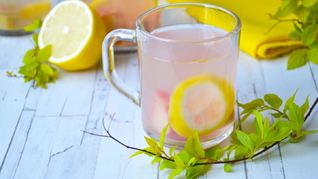 Компот из ревеня с имбирем и лимоном