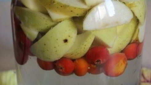 компот из шиповника и яблок на зиму