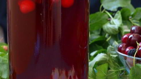 компот из вишни с шелковицей на зиму