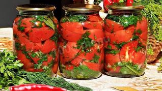 Красные помидоры по-корейски на зиму