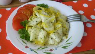 Быстрые маринованные кабачки