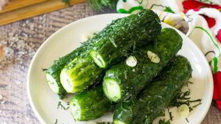 Быстрые маринованные огурцы без закатки