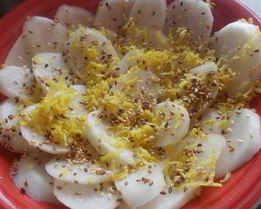 Дайкон маринованный в лимонной цедре