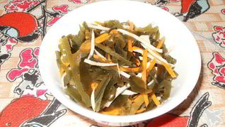 Маринованная морская капуста