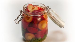 Маринованная слива