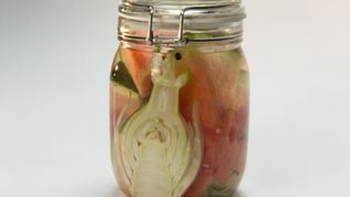 Маринованный арбуз с фенхелем