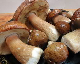 Маринованные белые грибы с чесноком