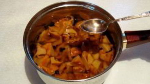 маринованные лисички с корицей