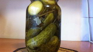 Маринованные огурцы с кабачками