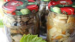 Маринованные подосиновики и белые грибы