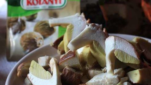 маринованные подосиновики и белые грибы