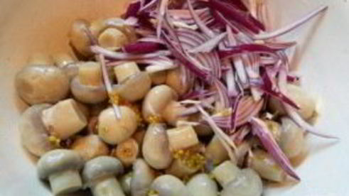 маринованные шампиньоны с маслом и уксусом