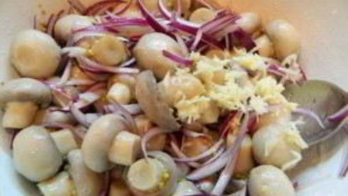 маринованные шампиньоны с маслом и уксусом